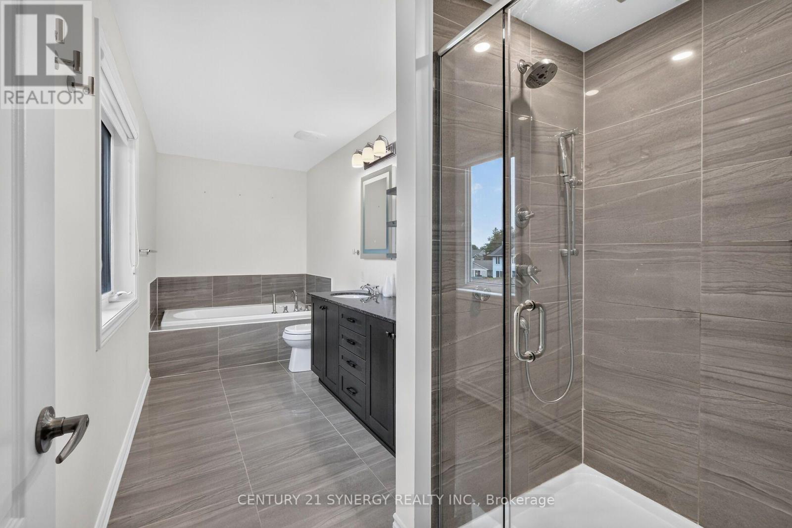 124 DES AUBRAIS CRESCENT - 34