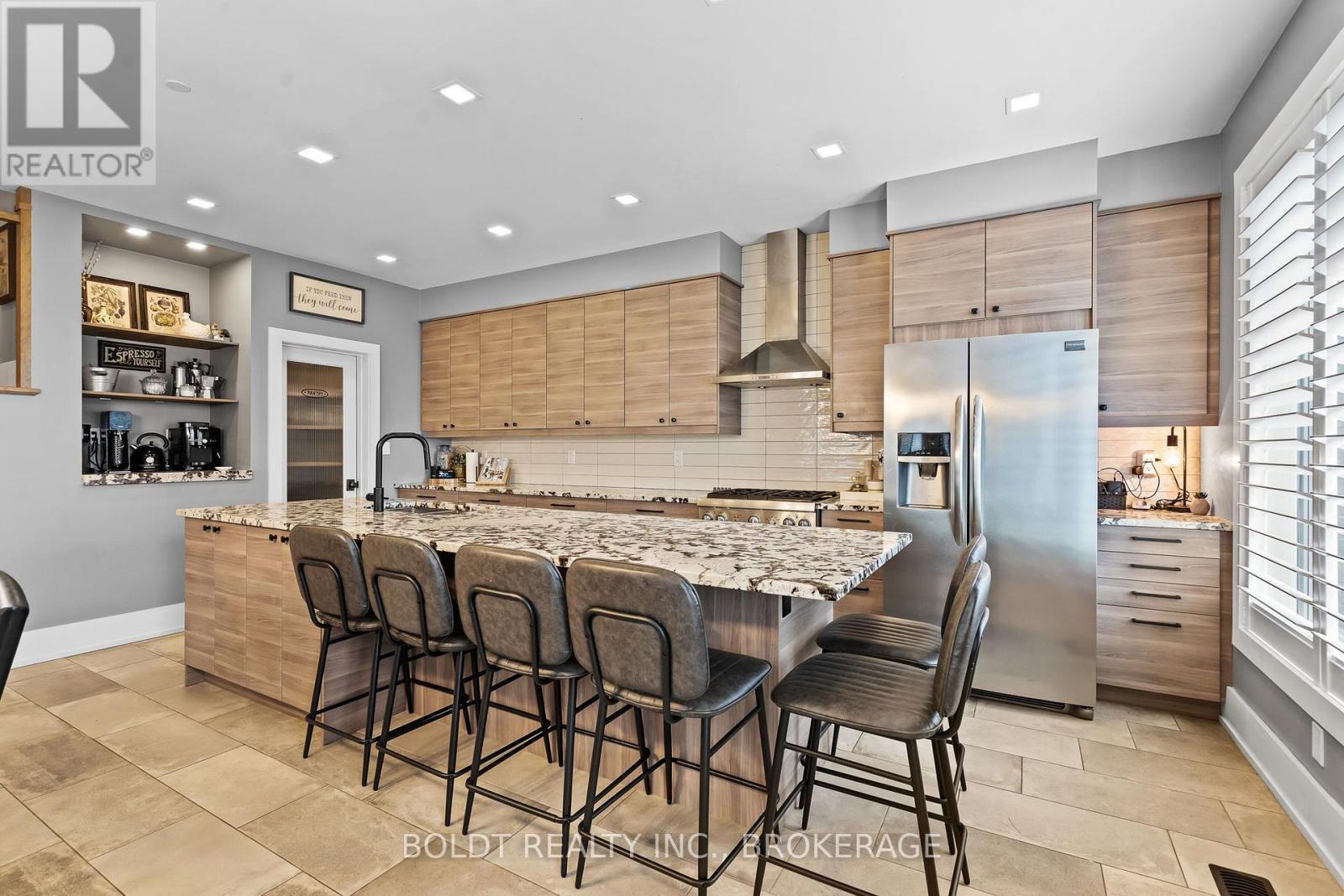 90 VIDEL CRESCENT N - Image 12