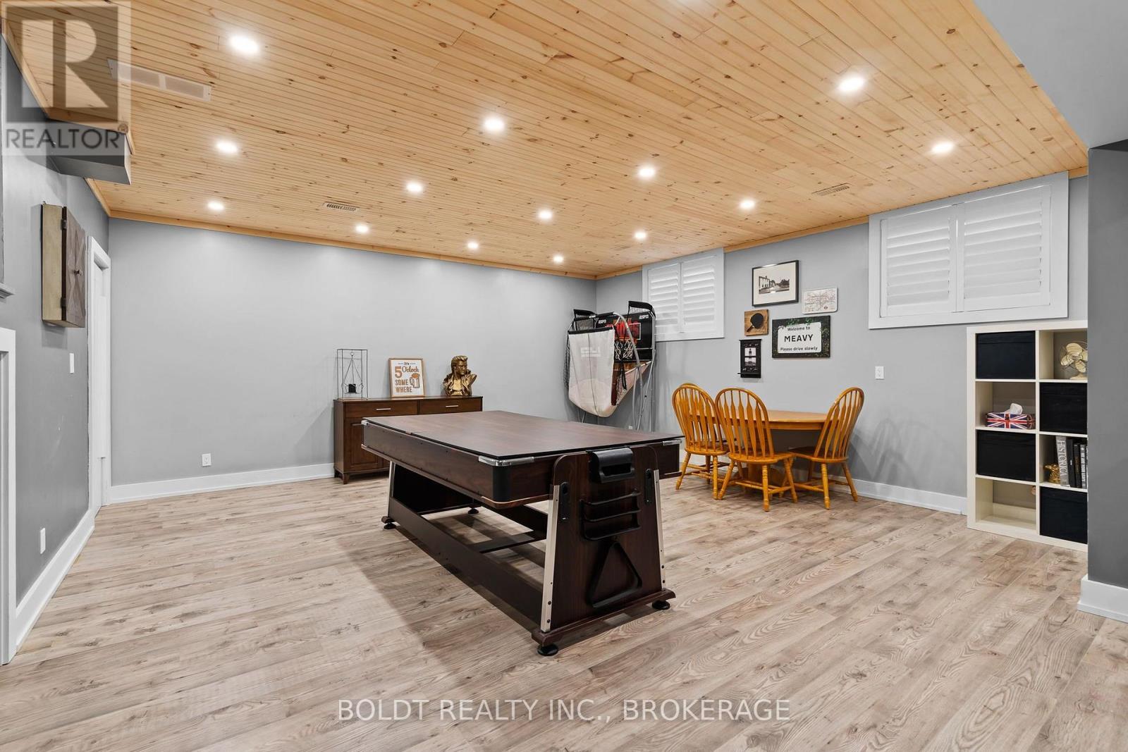 90 VIDEL CRESCENT N - Image 31