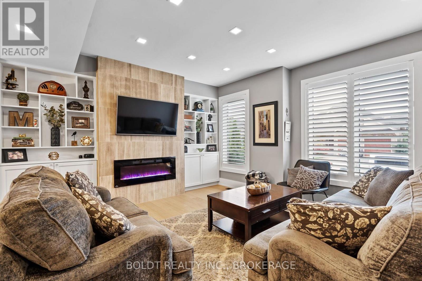 90 VIDEL CRESCENT N - 8
