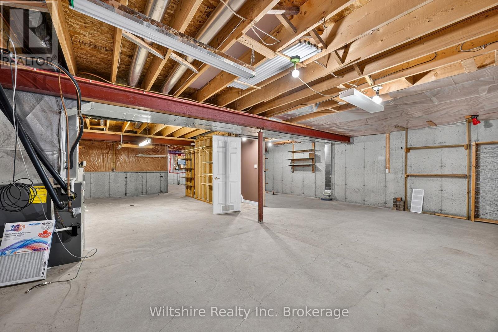 33 FAIRS CRESCENT - 16