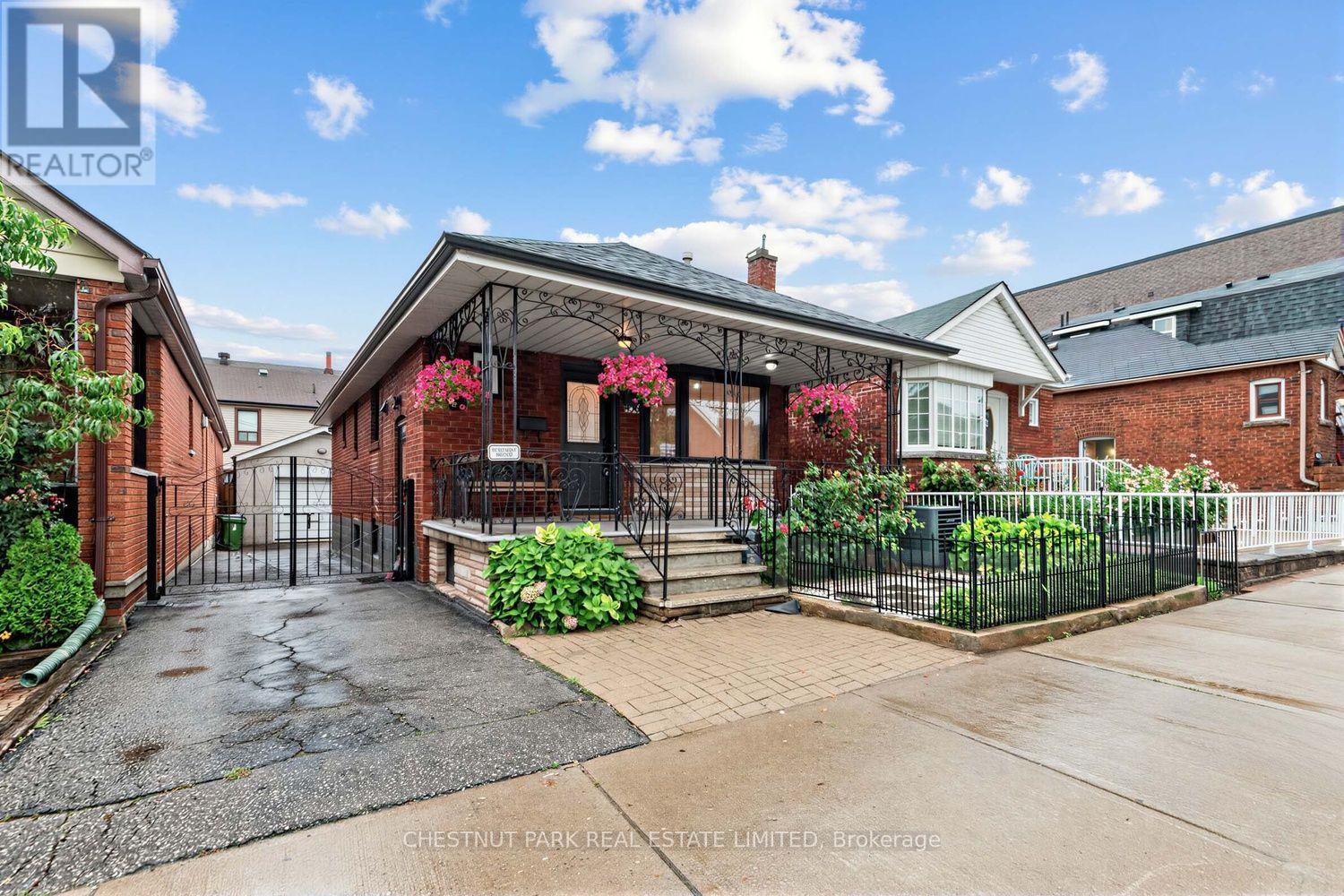 Photo of 436 Oakwood Avenue