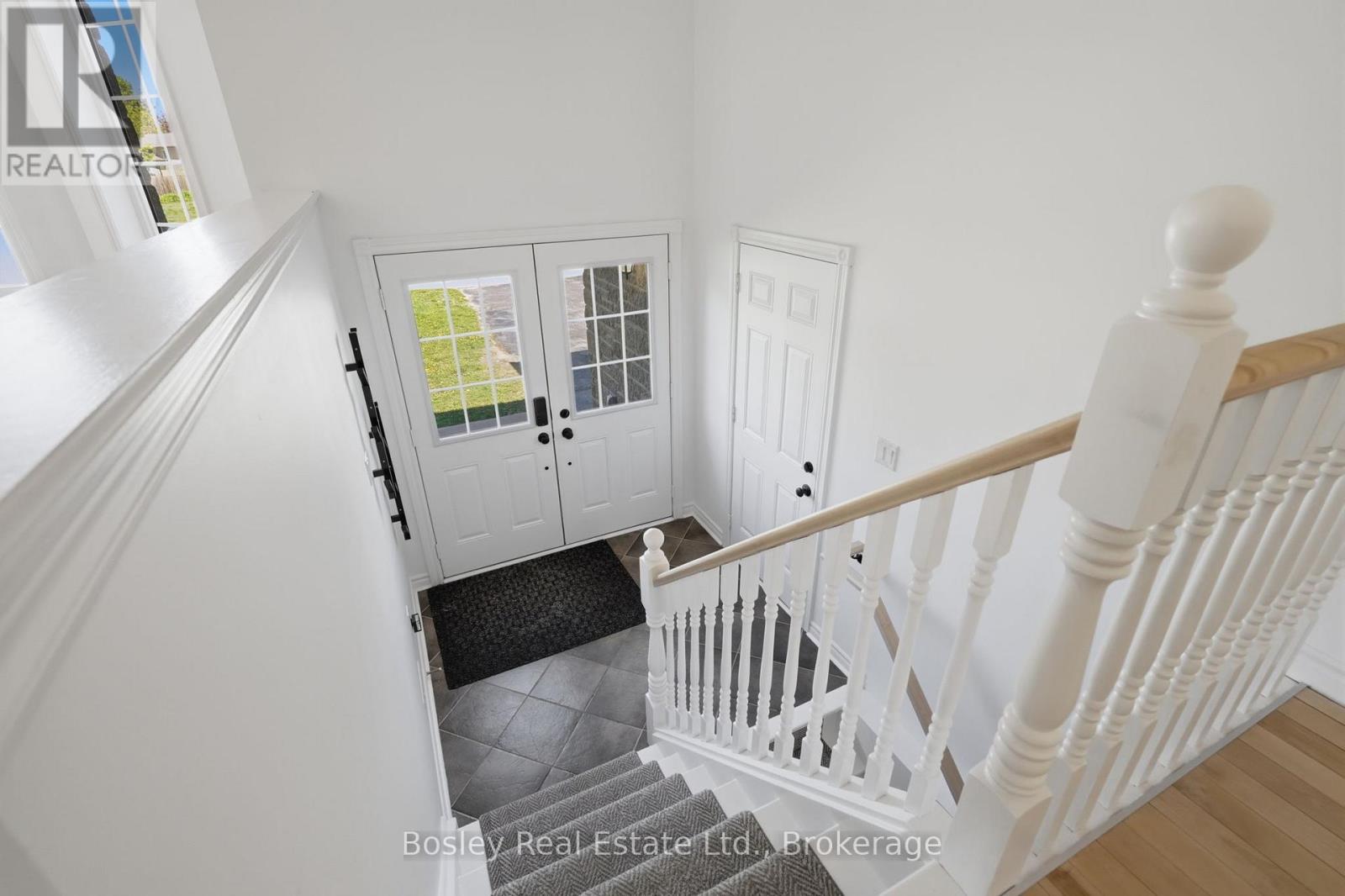 208 LAMONT COURT - Image 3