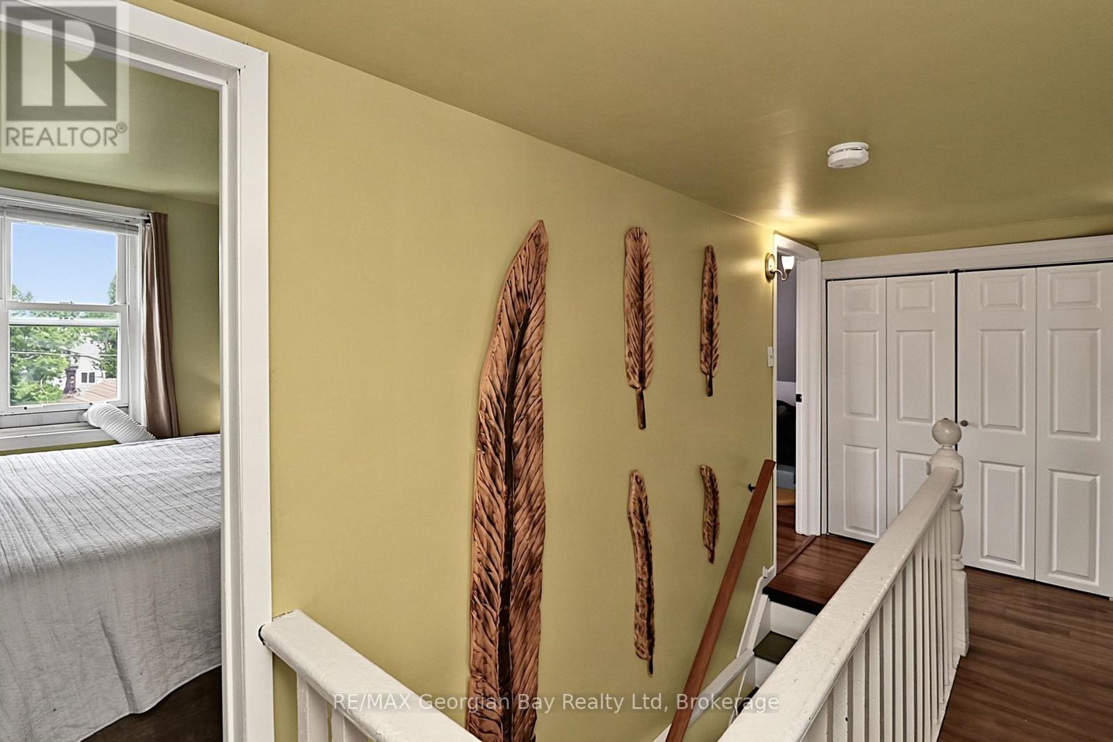 154 ROBERT STREET W - Image 17