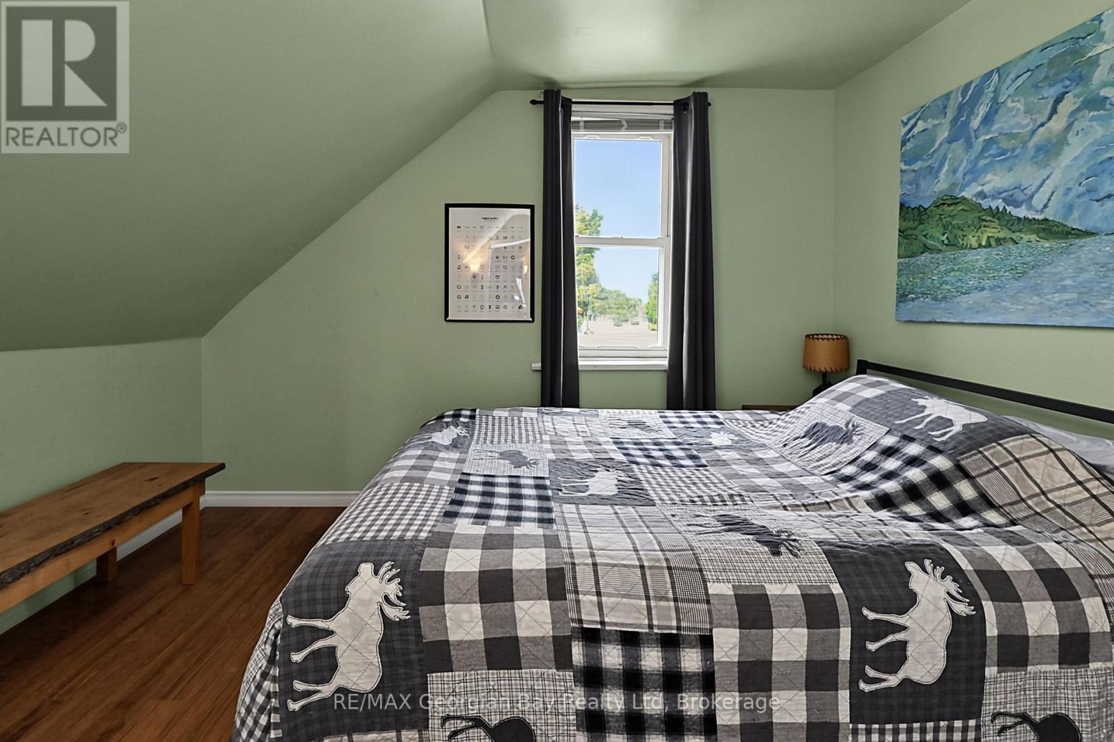 154 ROBERT STREET W - 18