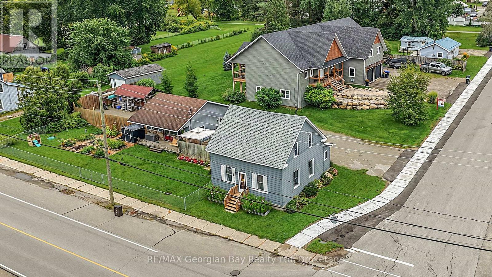 154 ROBERT STREET W - 31