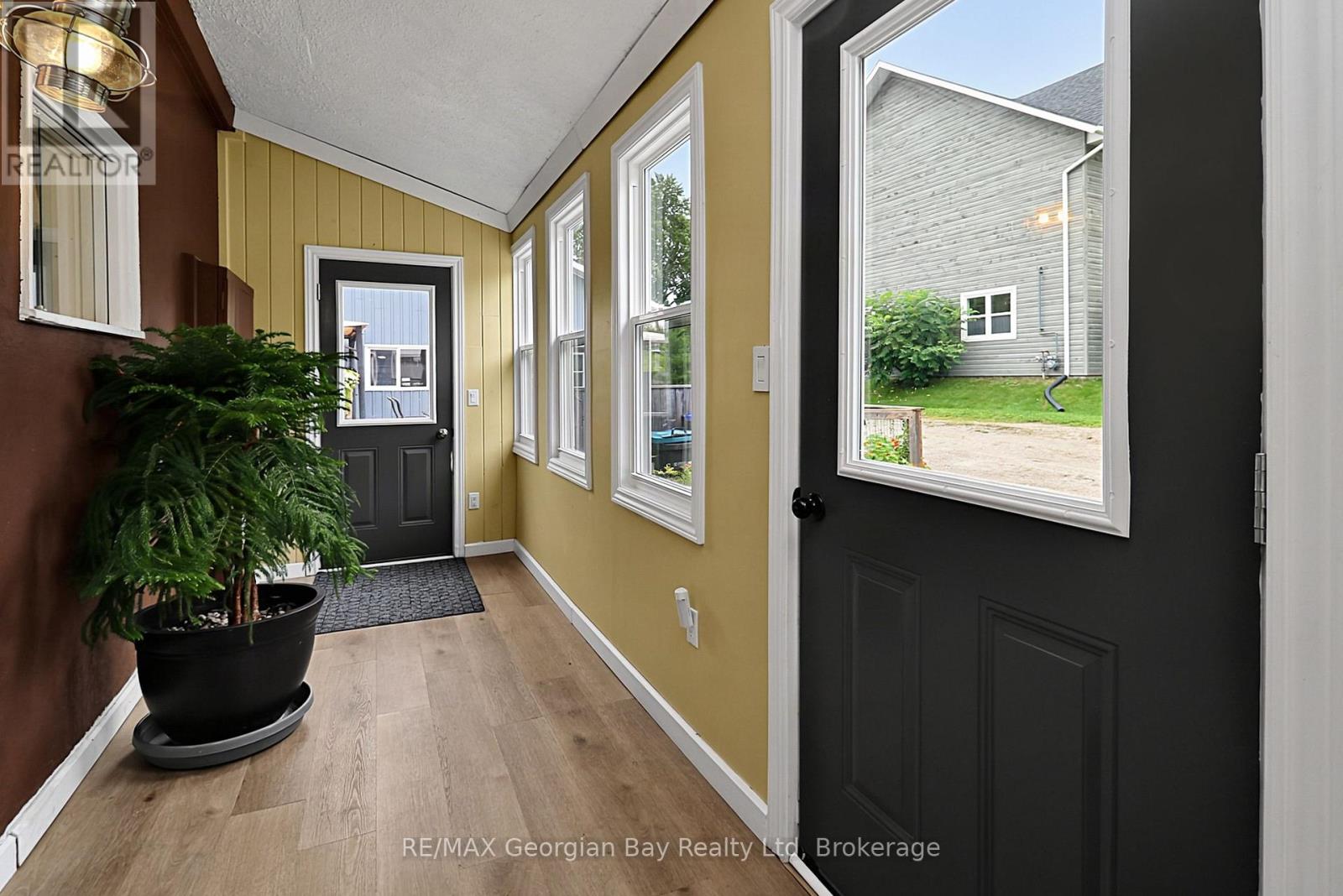 154 ROBERT STREET W - 5
