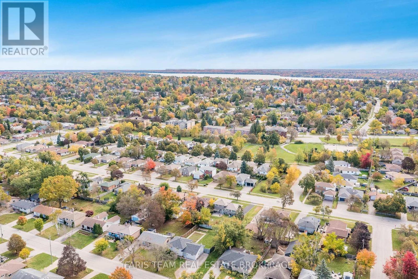 24 LAURIE CRESCENT - Image 34