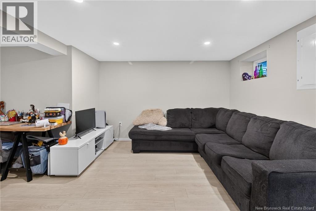 129 Gaskin - Image 21