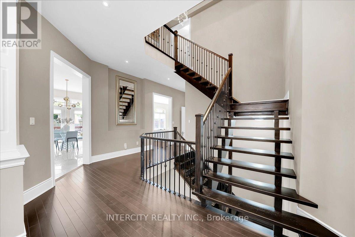 233 CARISBROOKE CIRCLE - Image 11