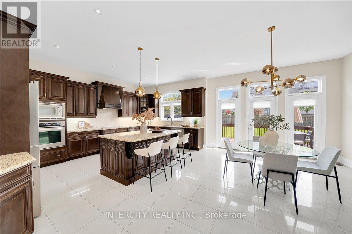 233 CARISBROOKE CIRCLE - Image 13