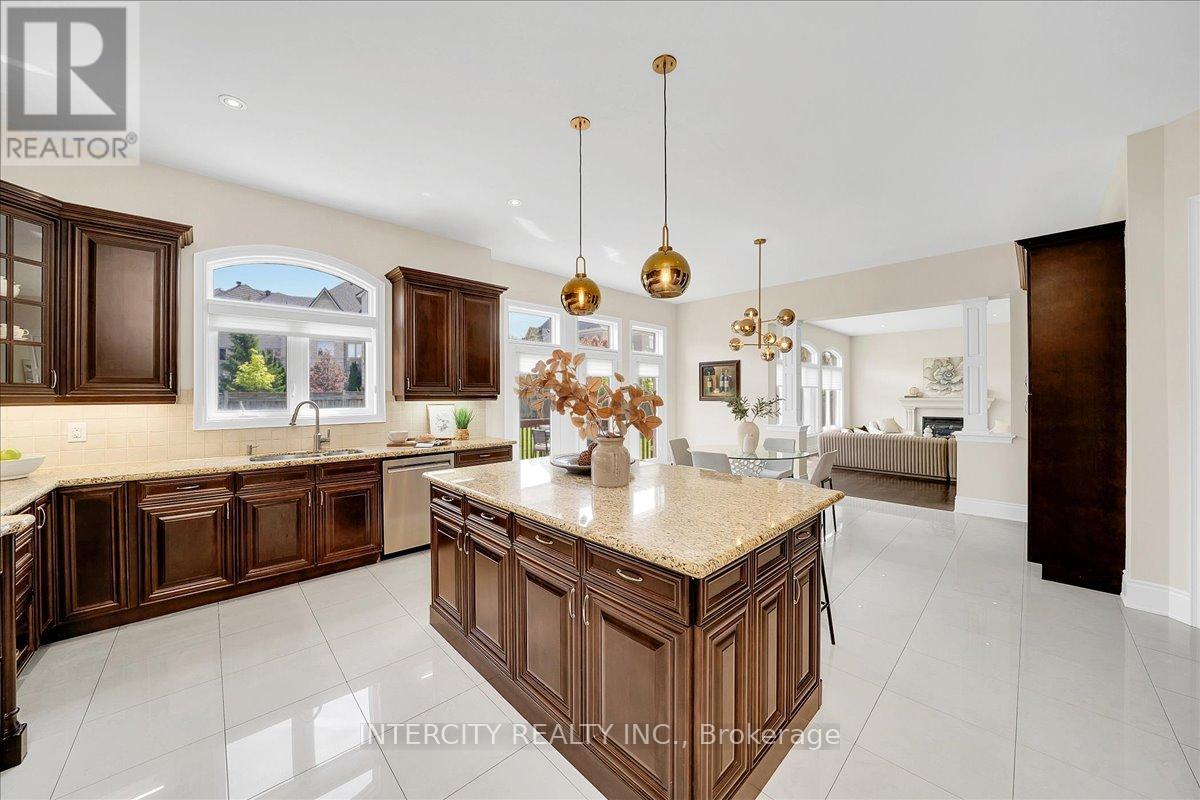 233 CARISBROOKE CIRCLE - Image 14