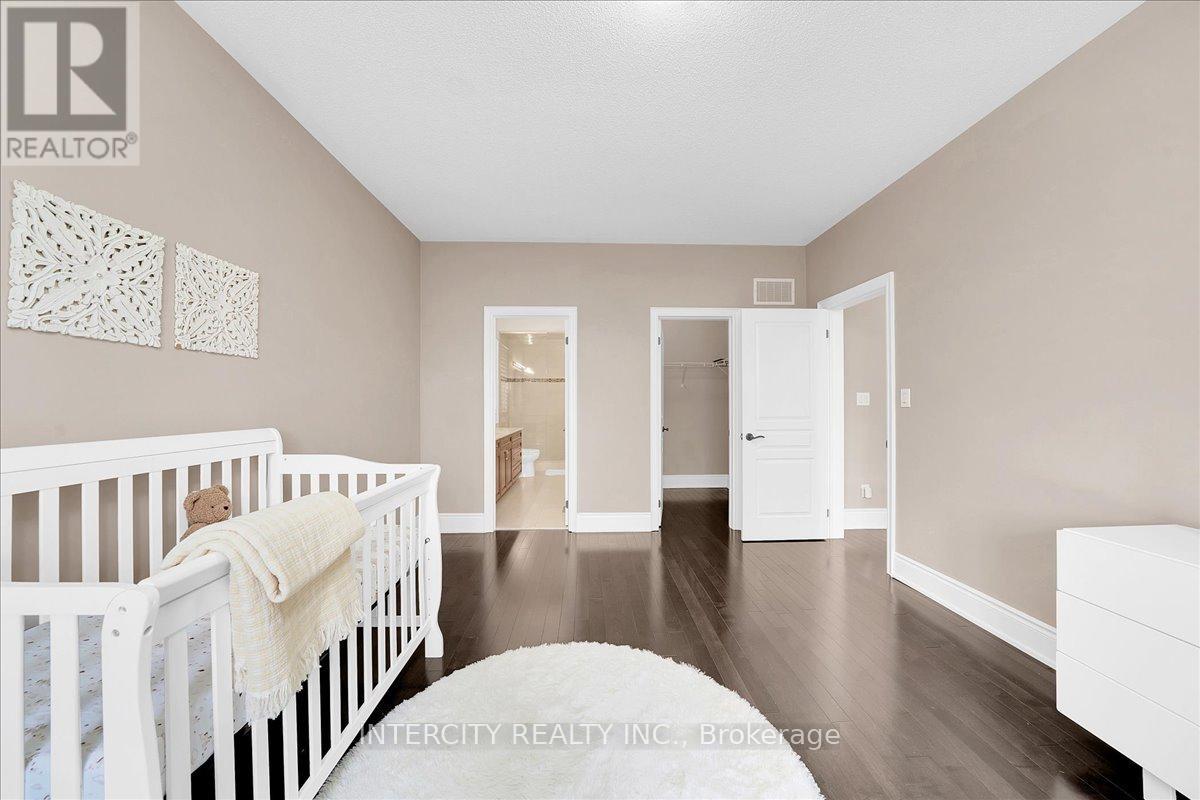 233 CARISBROOKE CIRCLE - Image 35