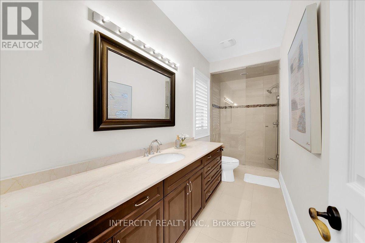 233 CARISBROOKE CIRCLE - Image 36