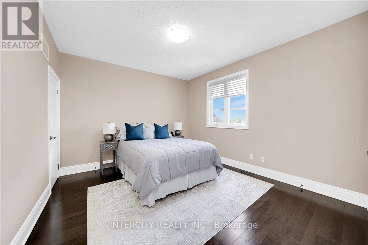 233 CARISBROOKE CIRCLE - Image 37