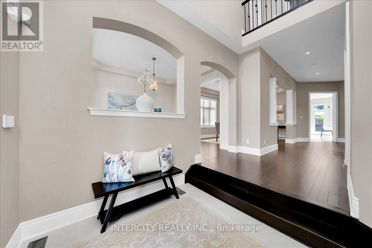 233 CARISBROOKE CIRCLE - Image 4