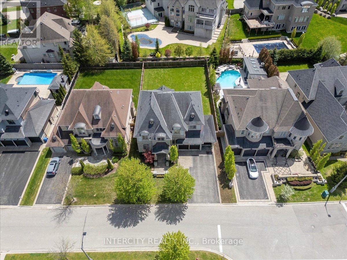 233 CARISBROOKE CIRCLE - Image 48