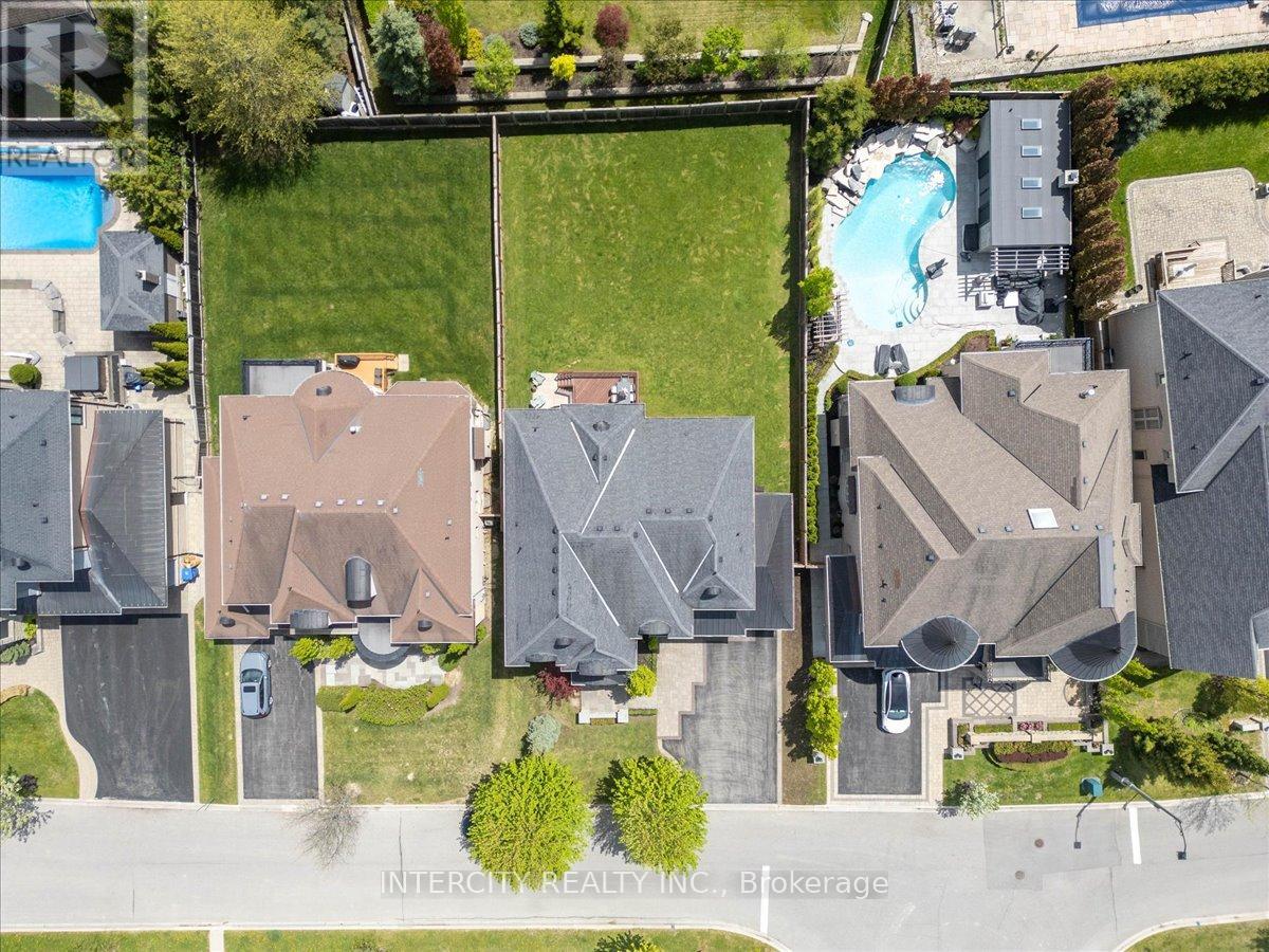 233 CARISBROOKE CIRCLE - 49