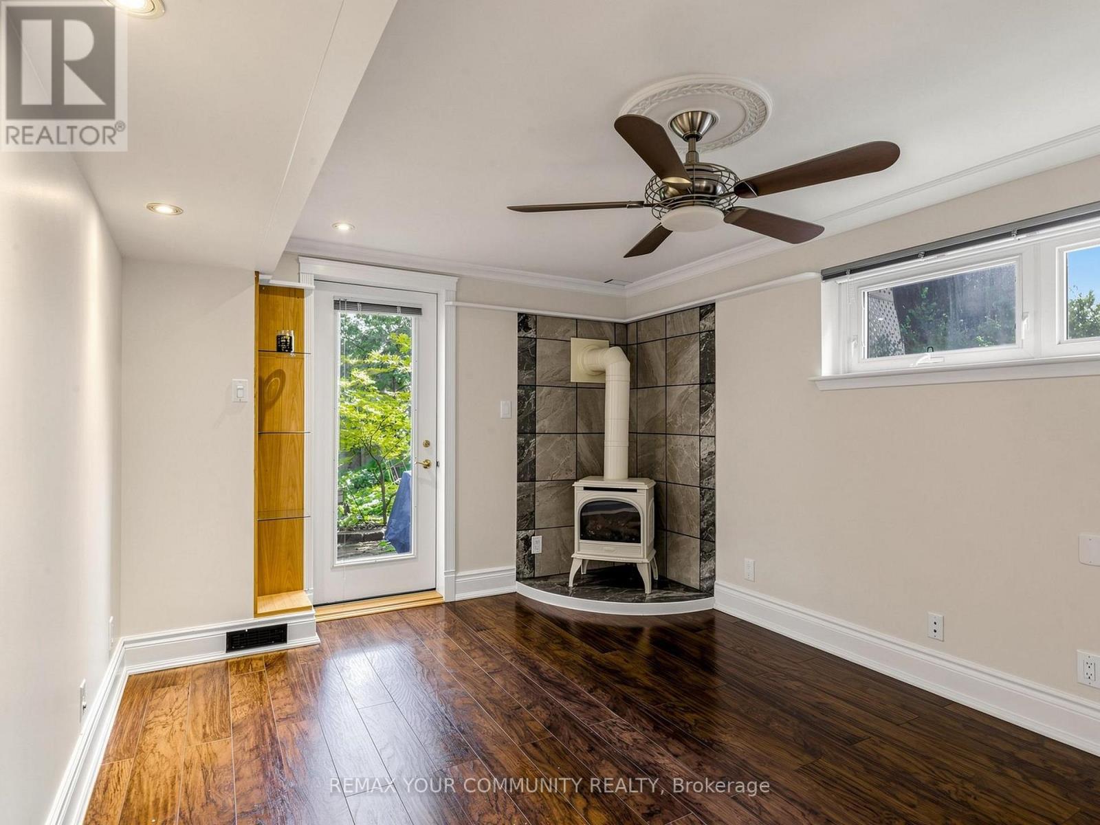 75 ST. ANDREWS COURT - Image 37