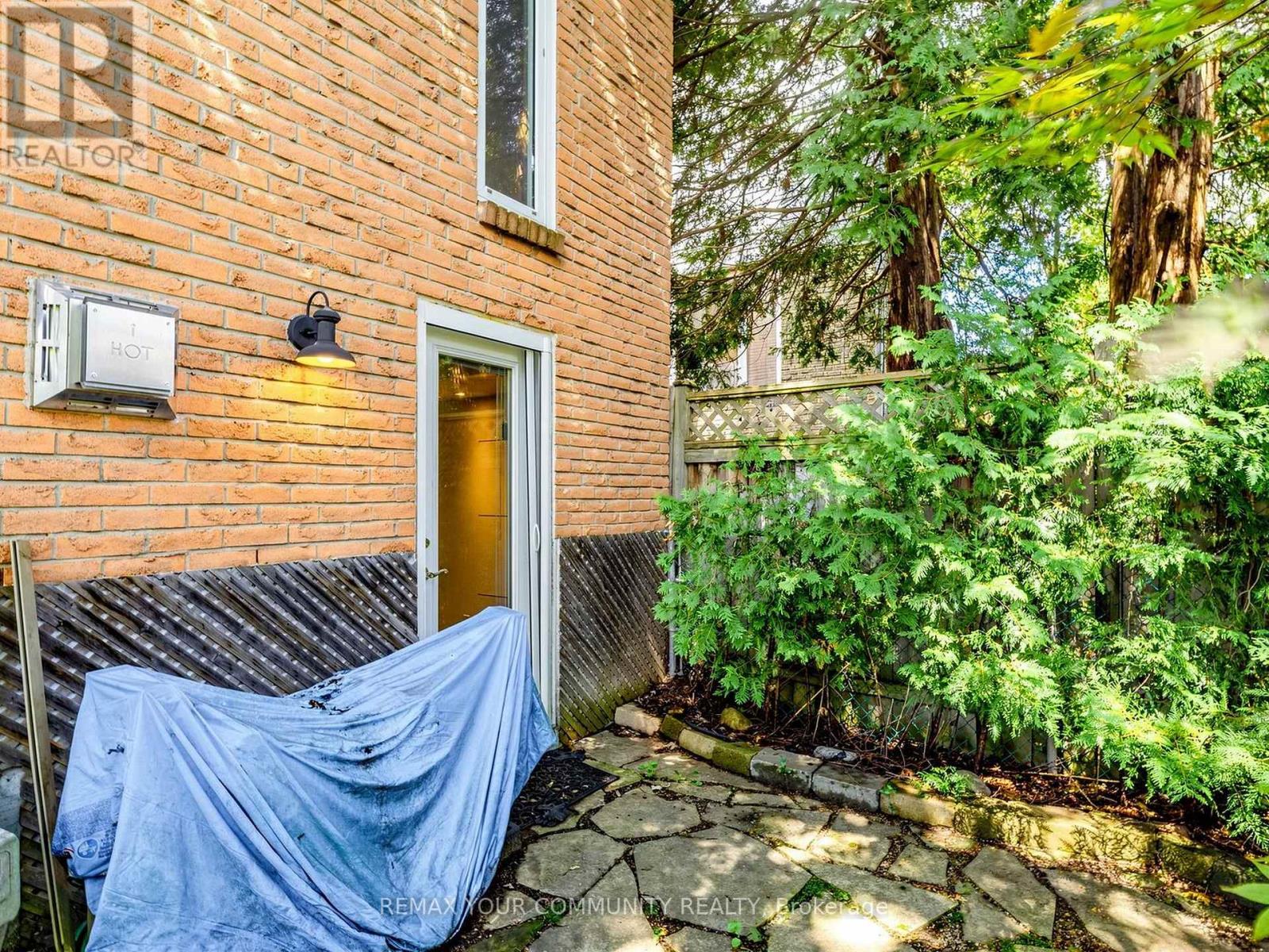 75 ST. ANDREWS COURT - Image 45