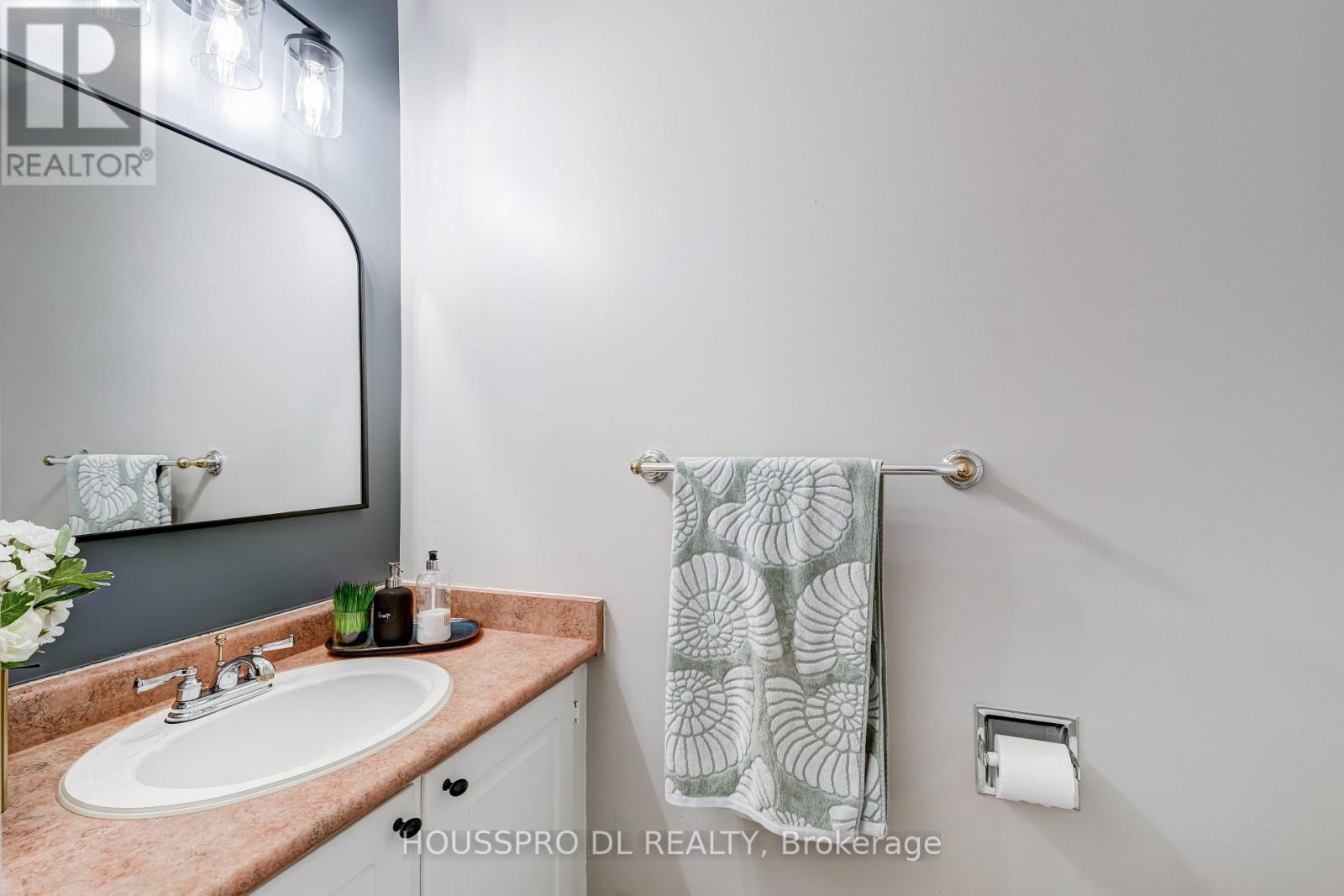 #145 10 BOWMAN WAY - Image 20
