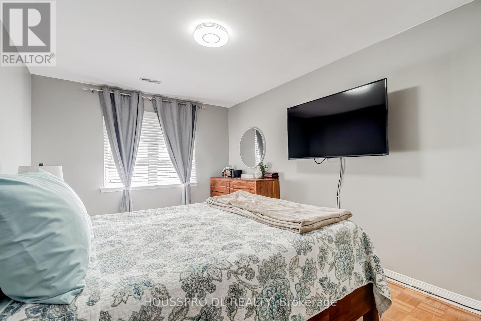 #145 10 BOWMAN WAY - Image 23