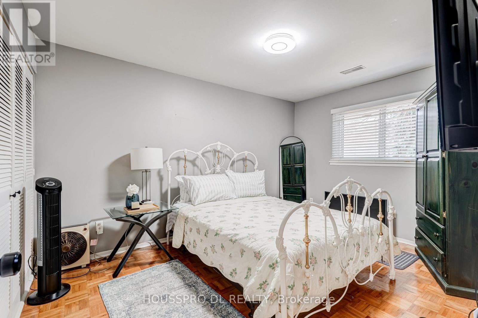 #145 10 BOWMAN WAY - Image 25