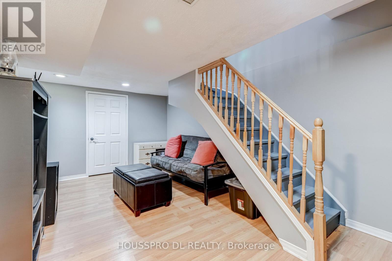 #145 10 BOWMAN WAY - Image 32