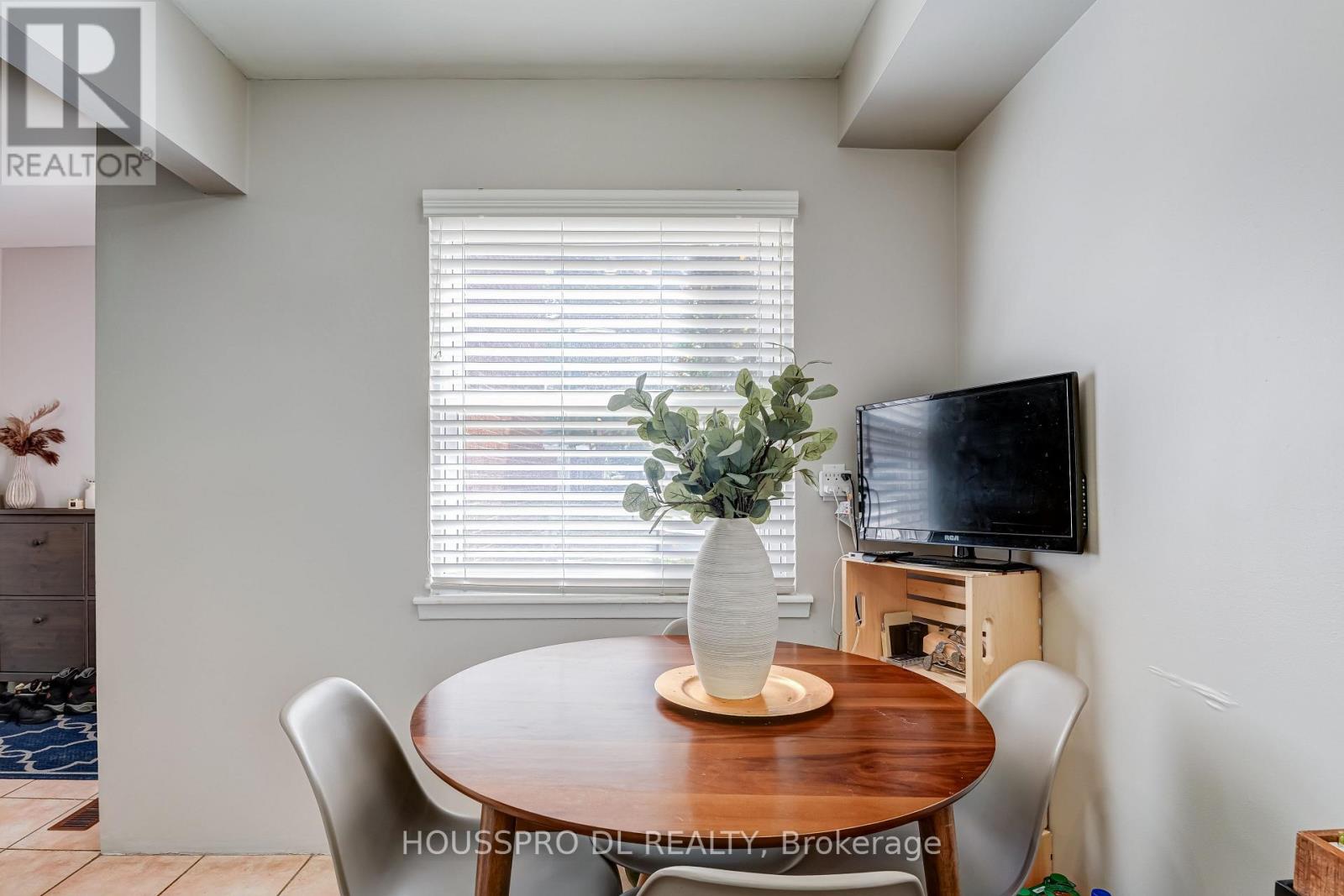 #145 10 BOWMAN WAY - Image 9