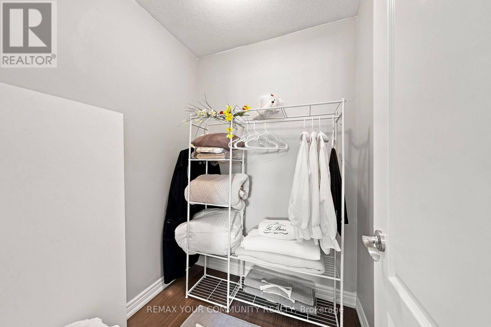 4 GREENWOOD DRIVE - 27