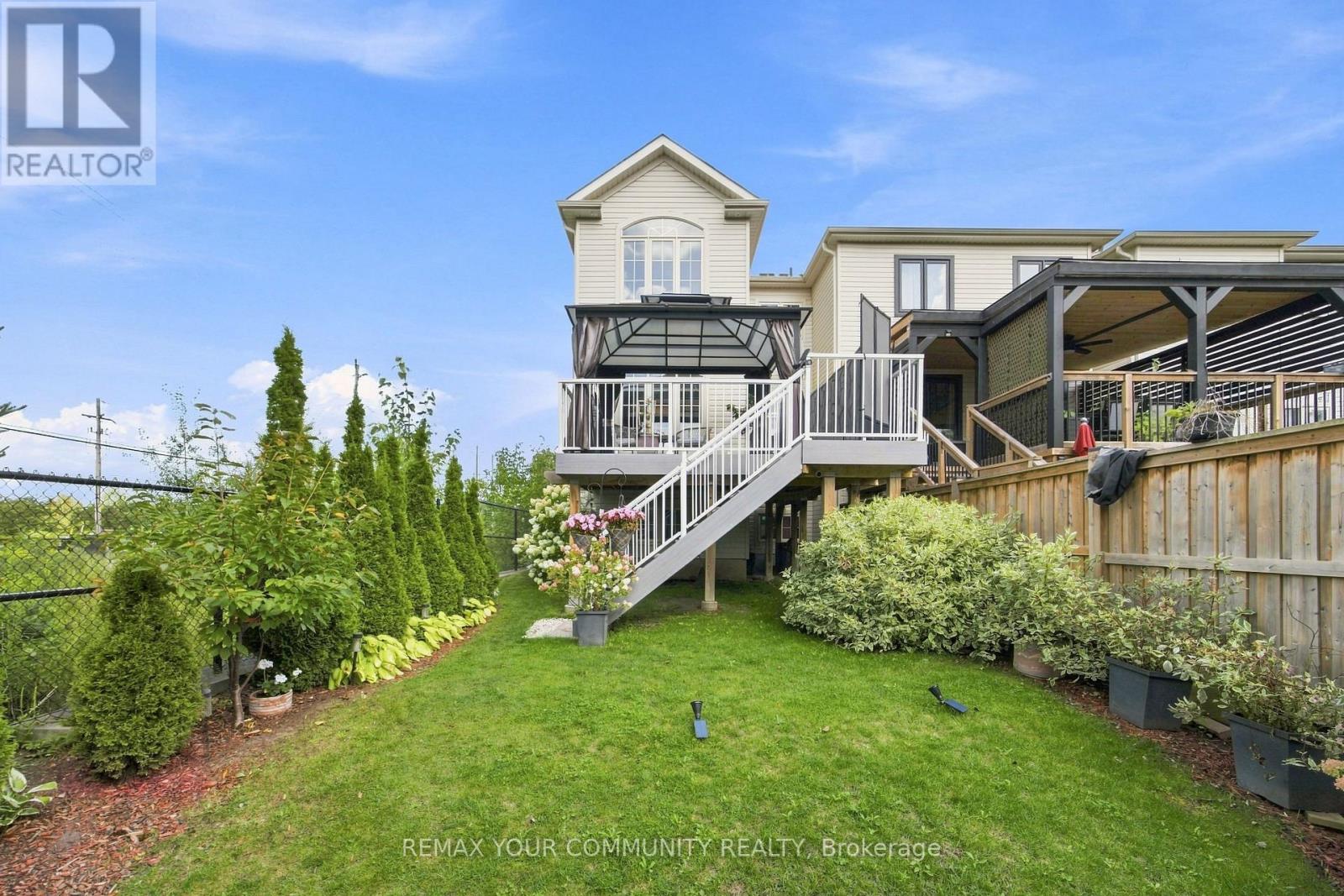 4 GREENWOOD DRIVE - 35