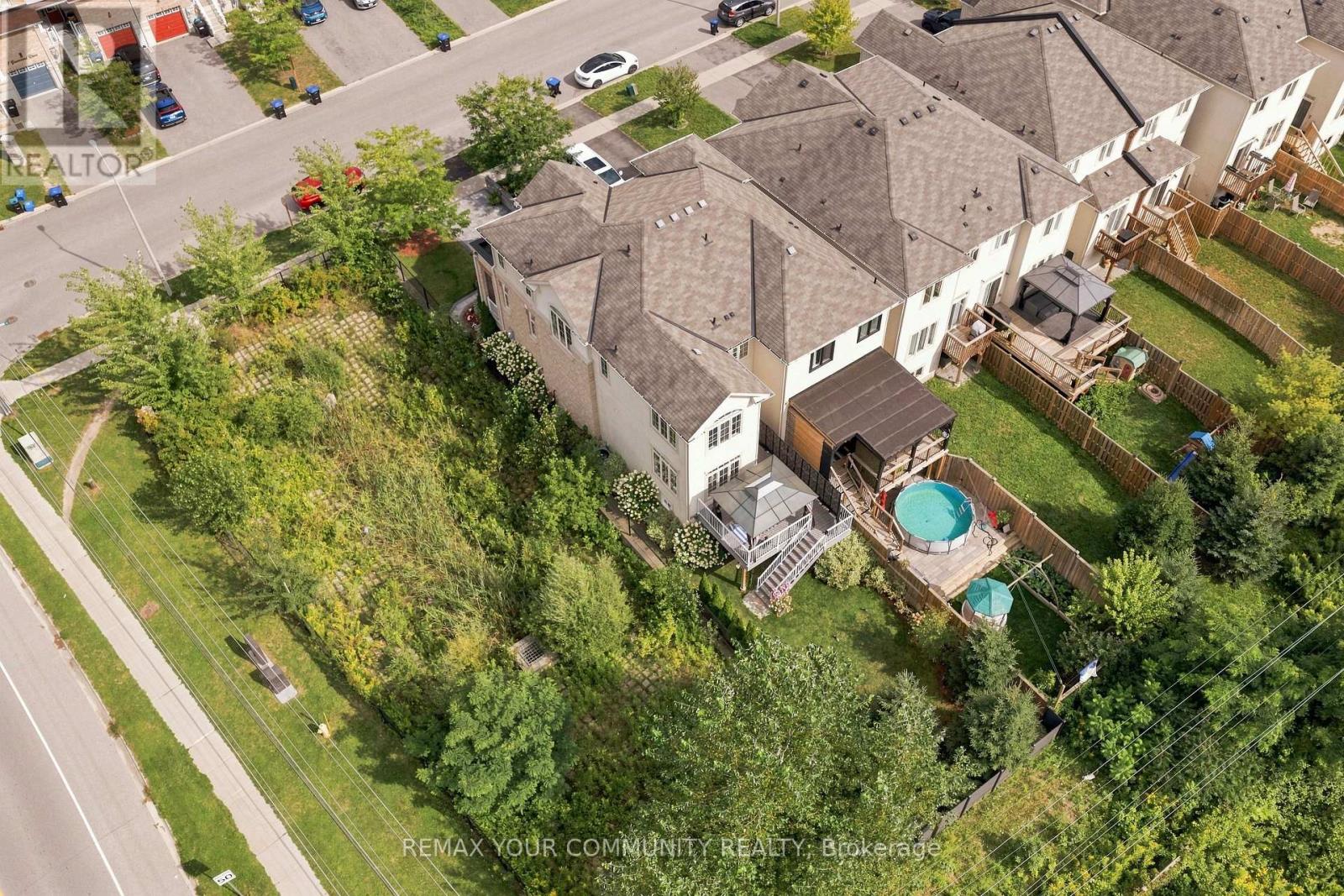 4 GREENWOOD DRIVE - 37