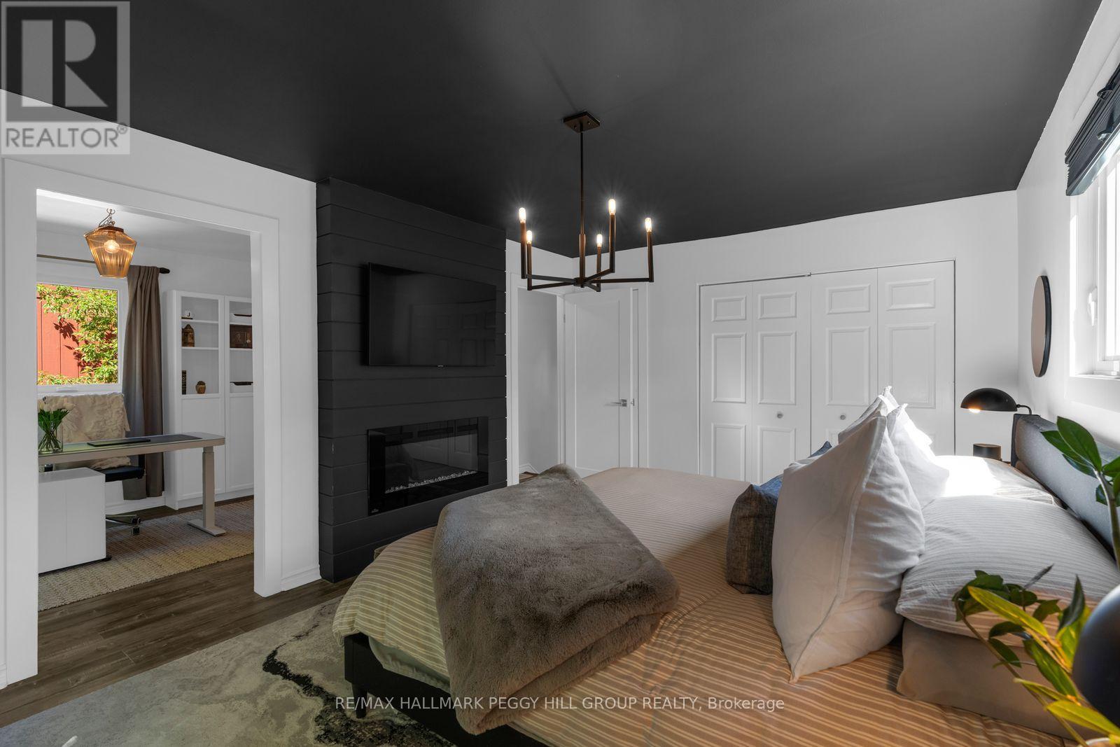 19 AUSTEN LANE - Image 10