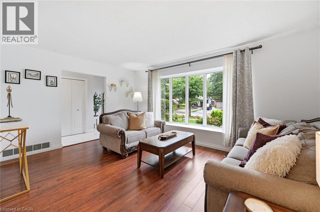 1280 ALDRIDGE Crescent - Image 5