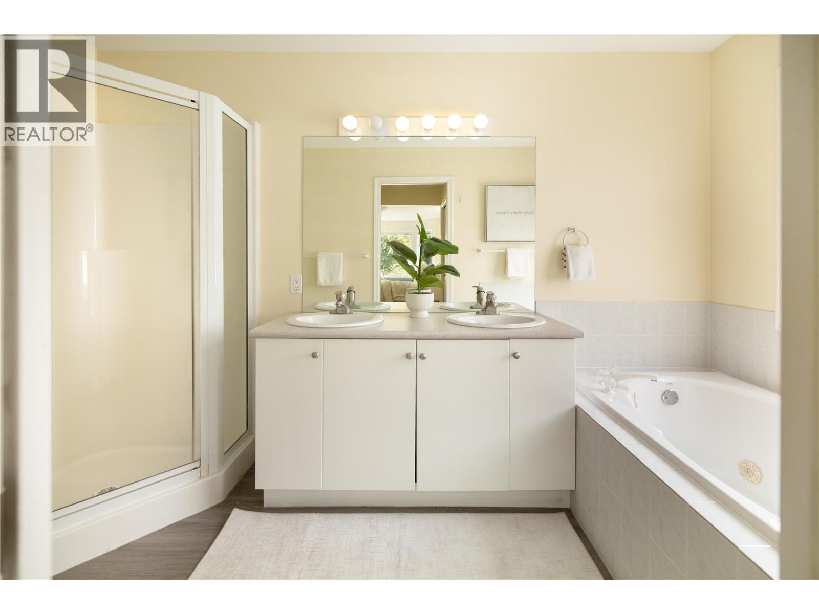 650 Lexington Drive Unit# 305, Kelowna