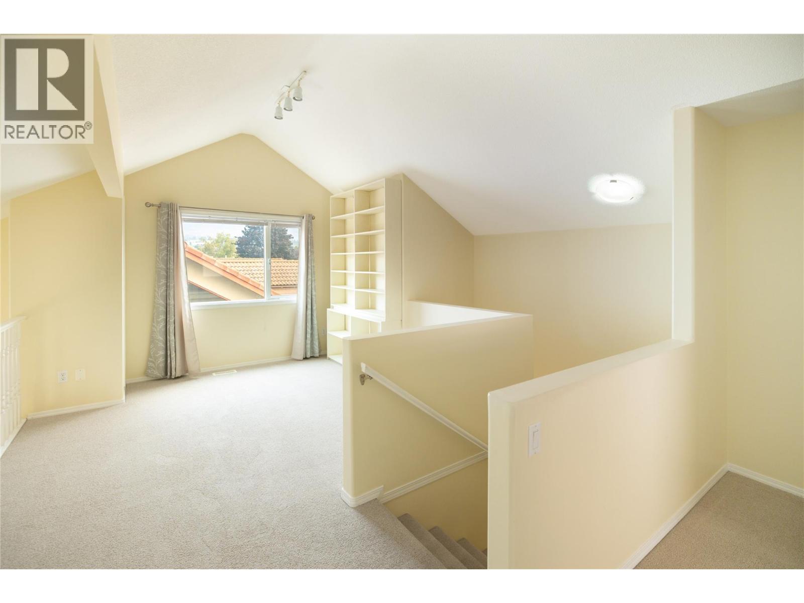650 Lexington Drive Unit# 305, Kelowna