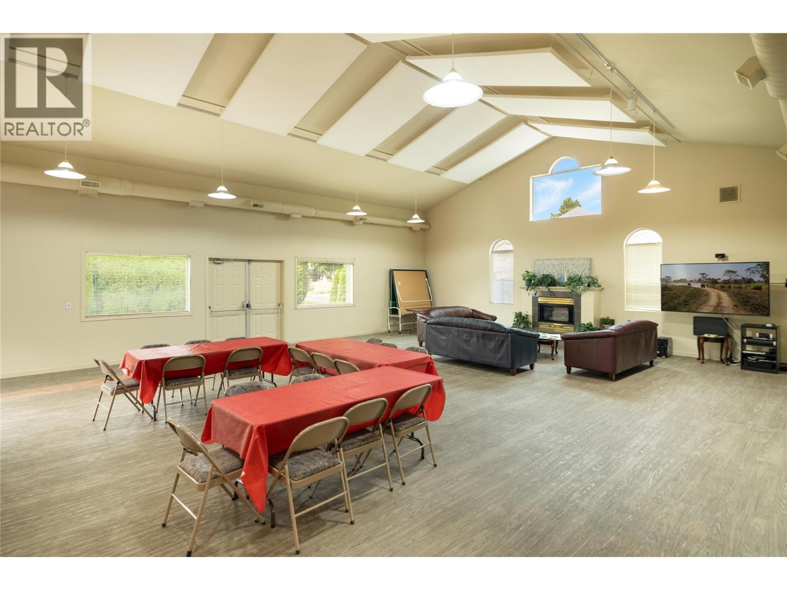 650 Lexington Drive Unit# 305, Kelowna
