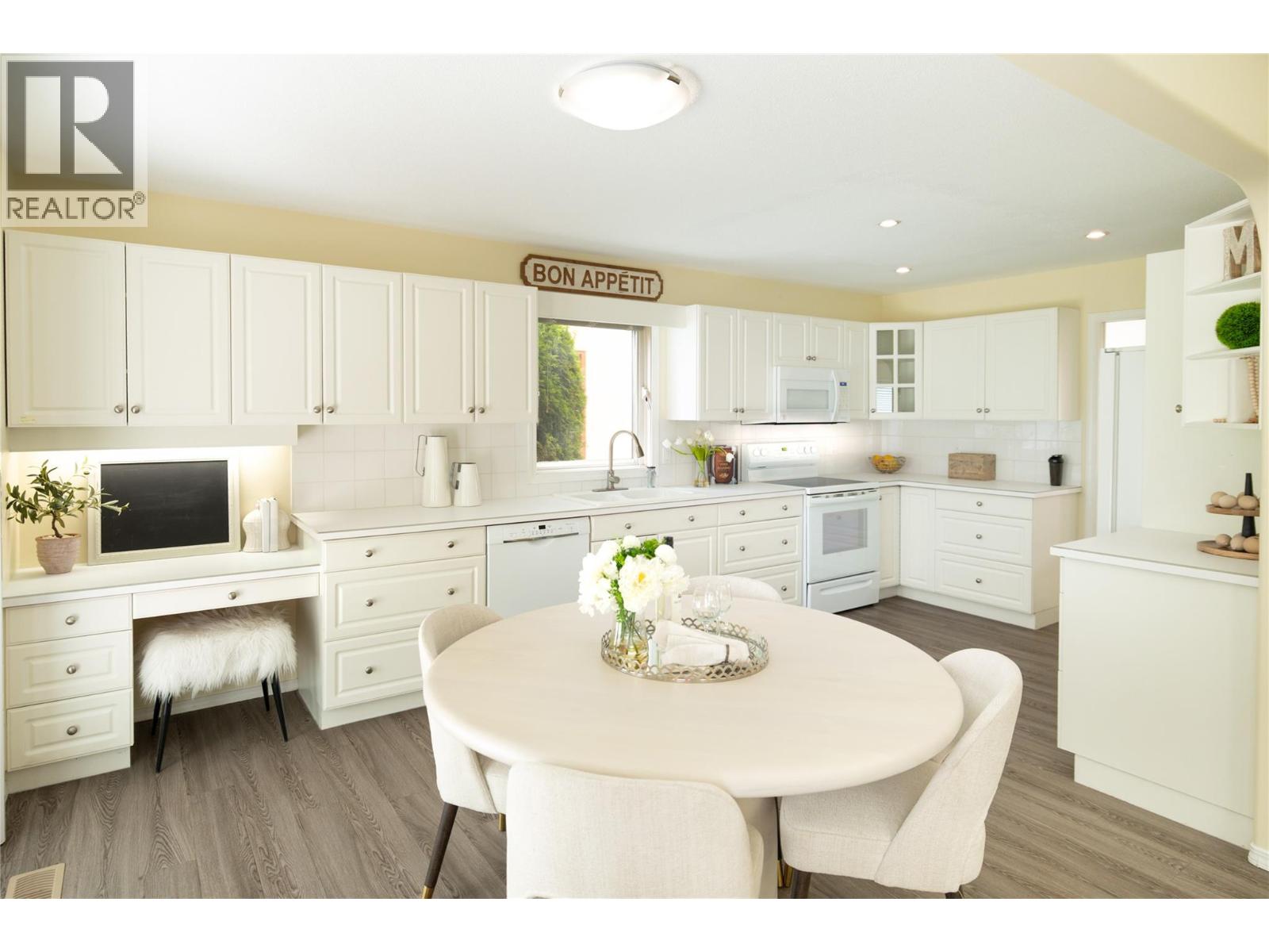650 Lexington Drive Unit# 305, Kelowna