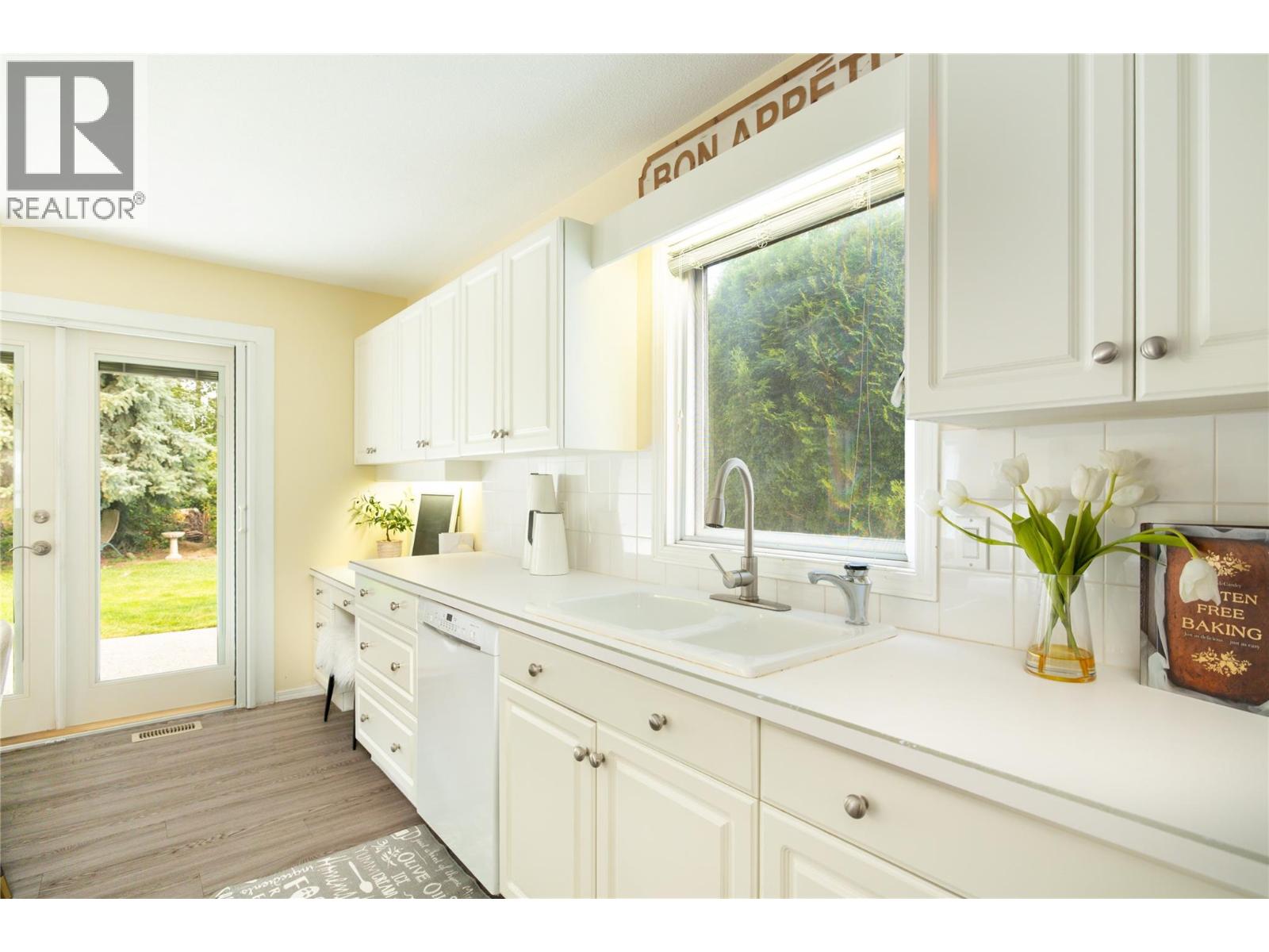 650 Lexington Drive Unit# 305, Kelowna