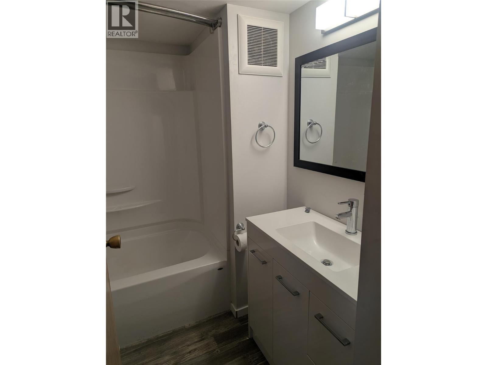 #39 1214 Okanagan Avenue - 12