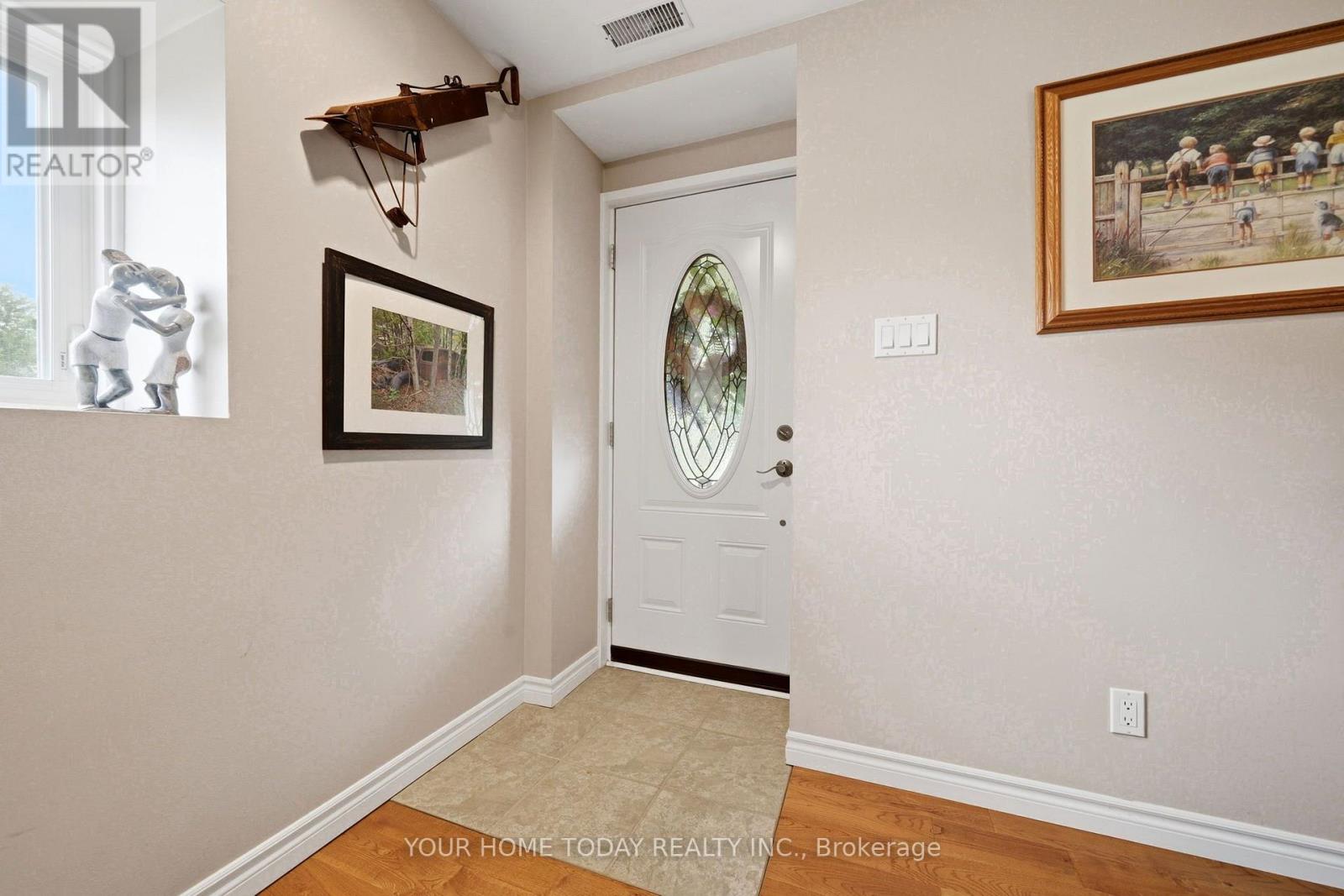 126 GZOWSKI STREET - 11