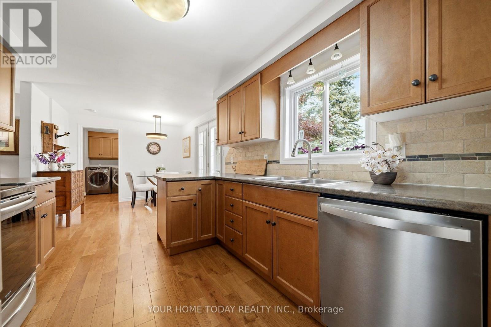 126 GZOWSKI STREET - 17