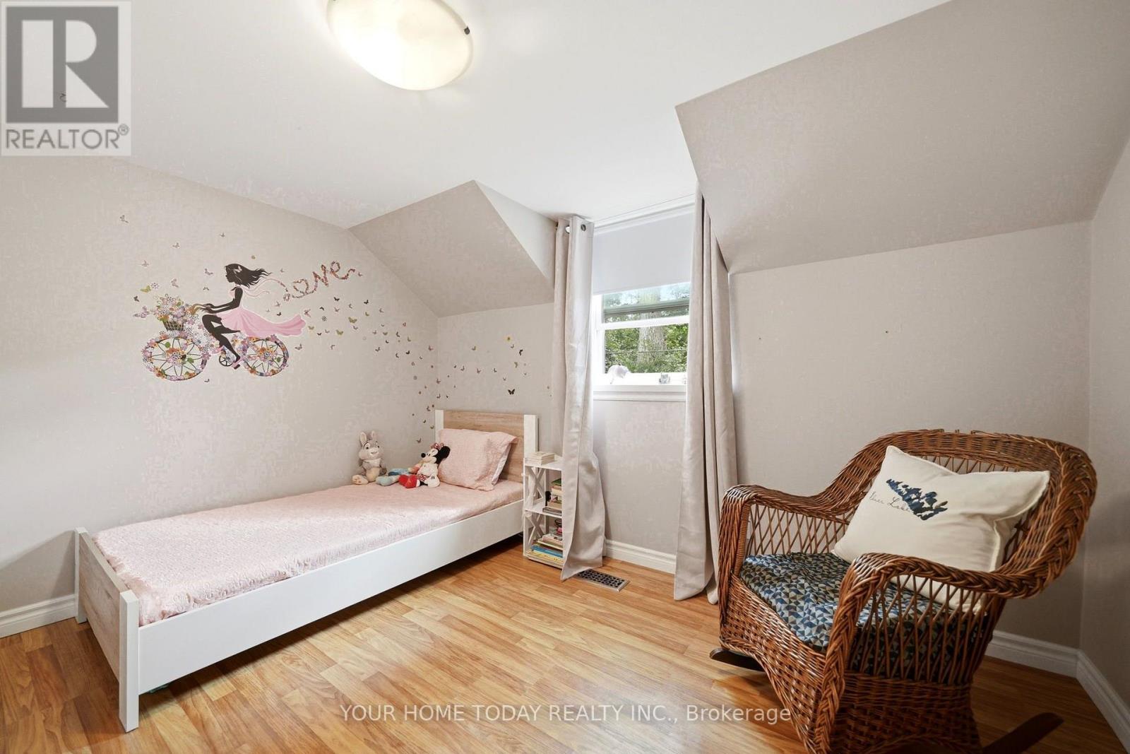 126 GZOWSKI STREET - 33