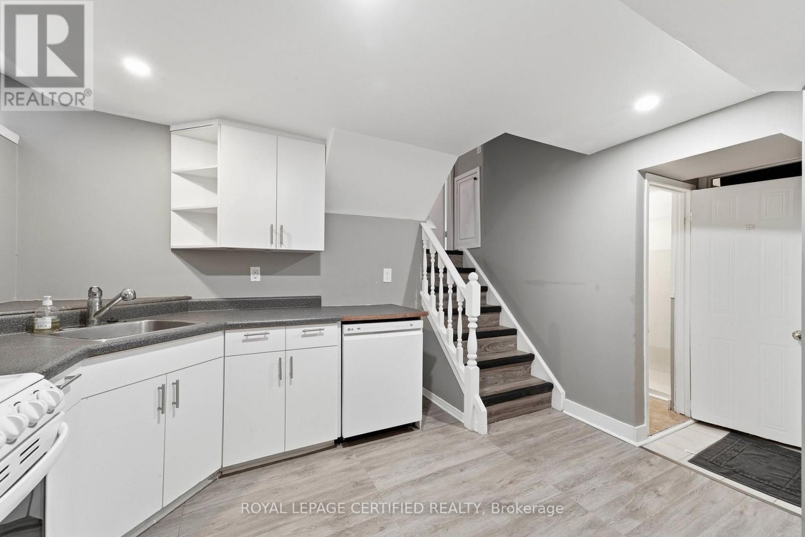 208 DEVERON CRESCENT - Image 25