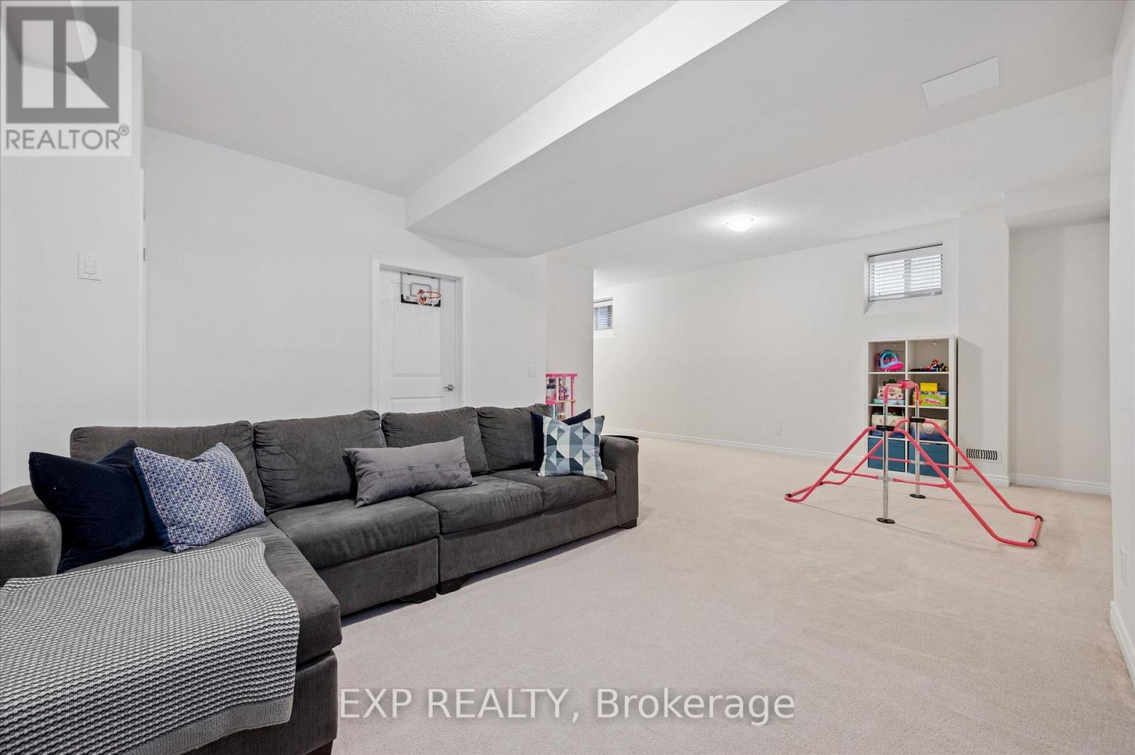 31 WILLIAM DUNLOP STREET - Image 32