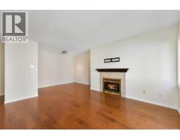 Dining nook - 204 1037 Richardson St, Victoria, BC V8V3C6 Photo 7