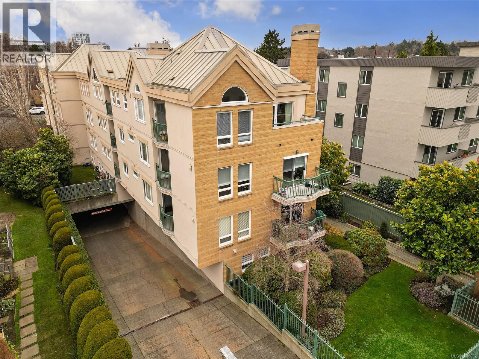 #204 1037 Richardson St - 34