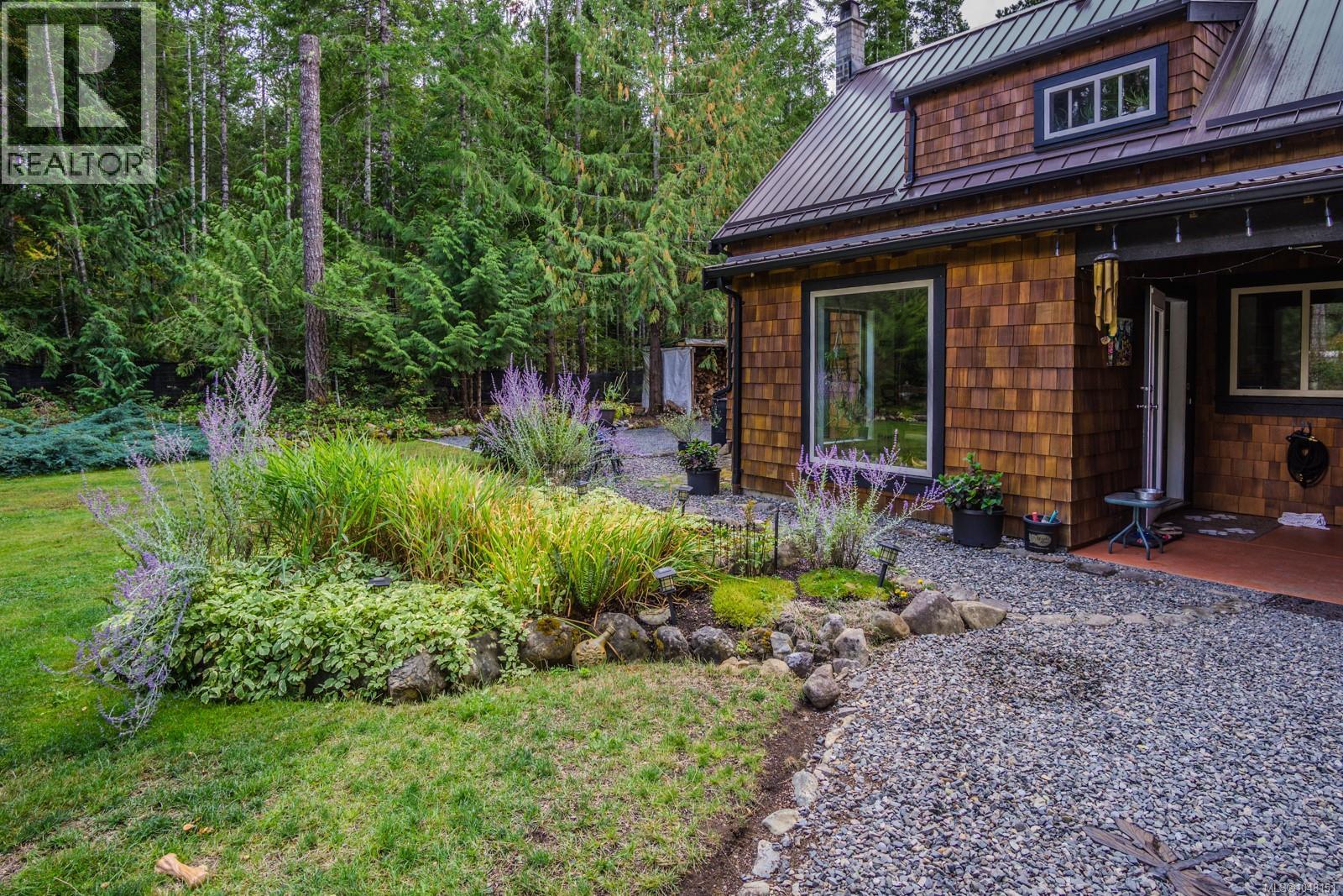 1389 Meadowood Way - 35