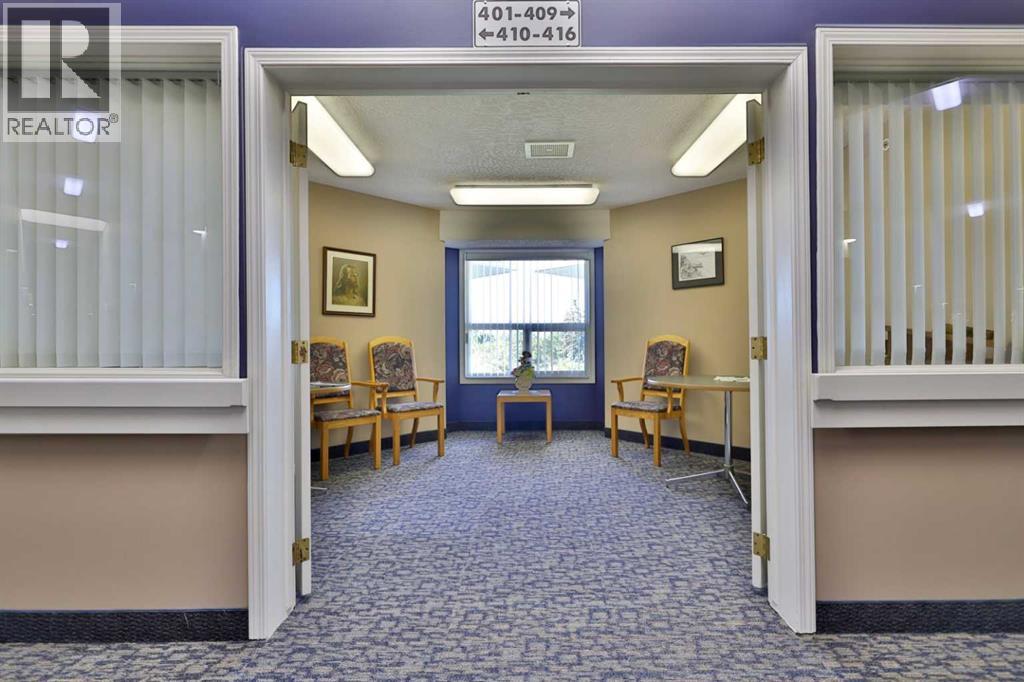 4th Floor (chapel/sitting room)