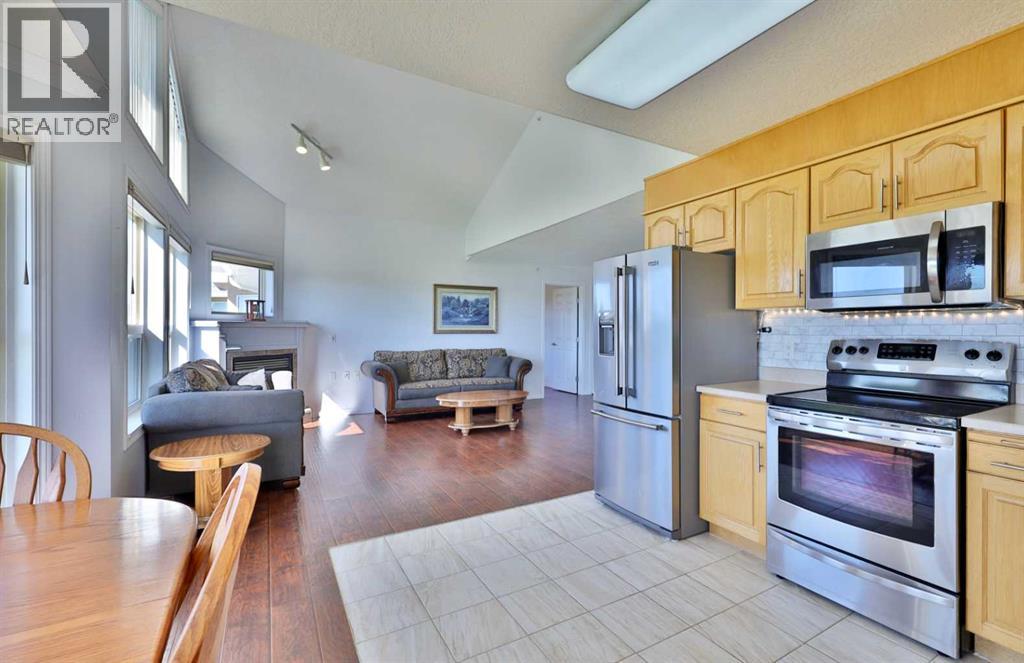 Kitchen/Eating Area